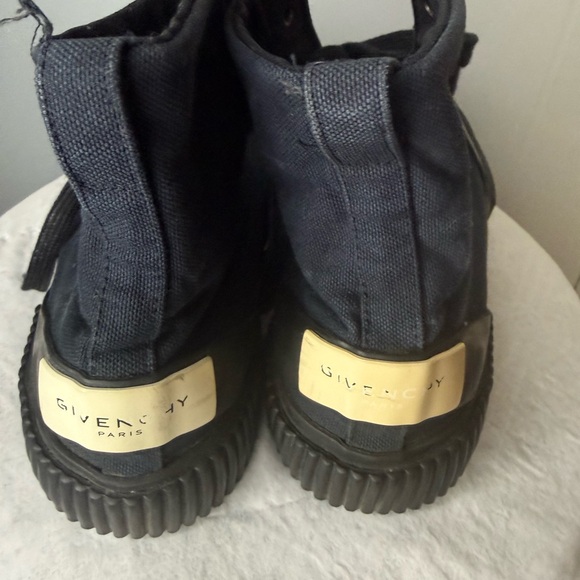 Givenchy Paris Black High-Top Sneakers. Men’s 9. Authentic. - Picture 3 of 9